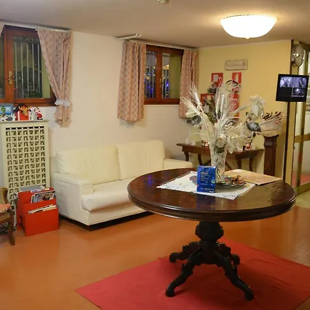 Otel Arcella 2*